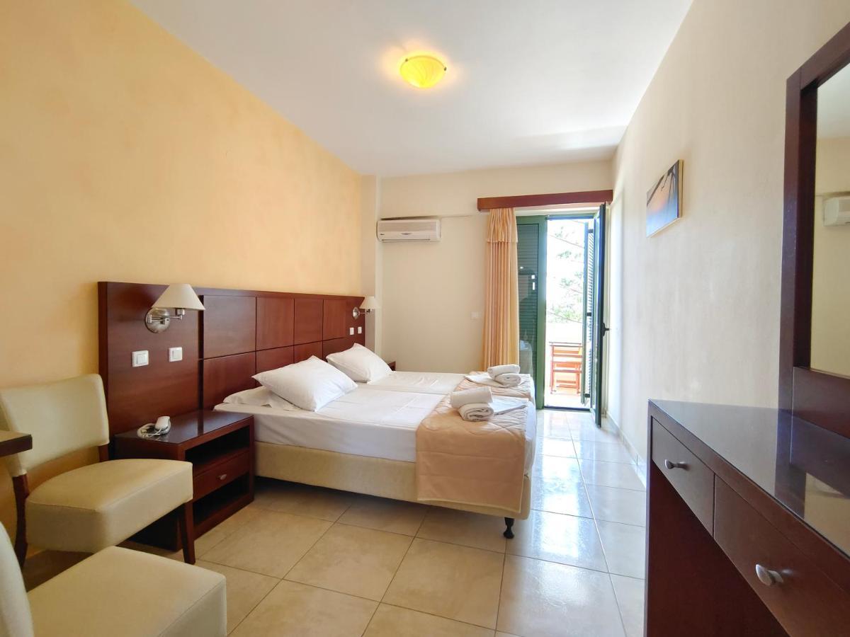 Alex (Adults Only) Hotell Karpathos Exteriör bild