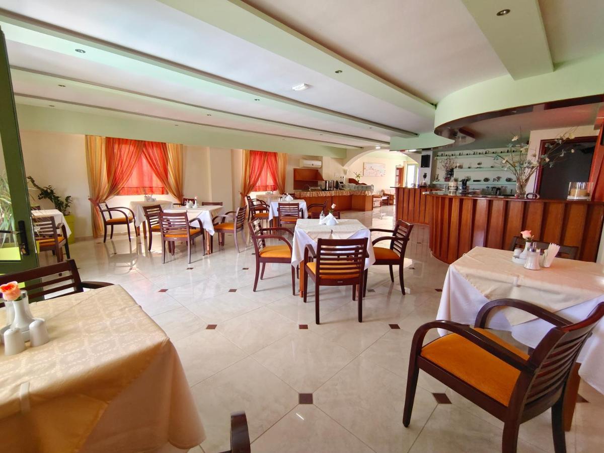 Alex (Adults Only) Hotell Karpathos Exteriör bild