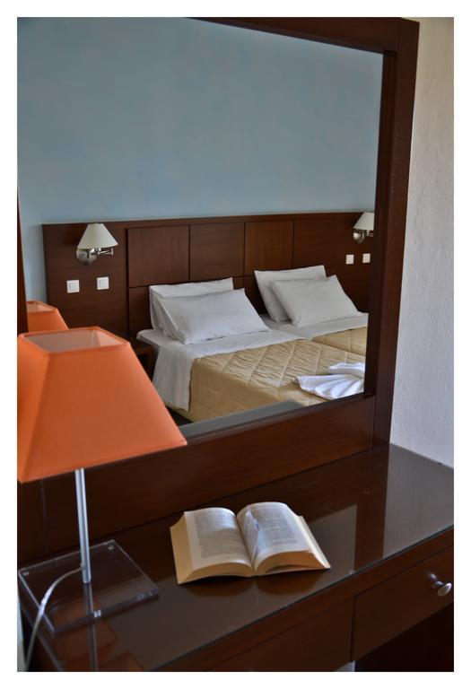 Alex (Adults Only) Hotell Karpathos Exteriör bild