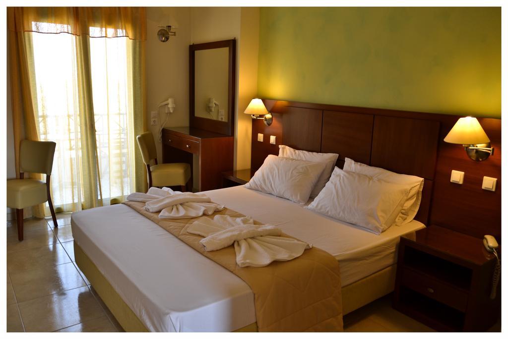 Alex (Adults Only) Hotell Karpathos Exteriör bild